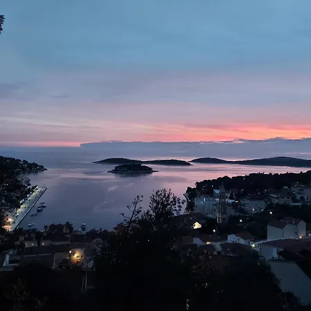 Πανσιόν Mediterranean Χβαρ